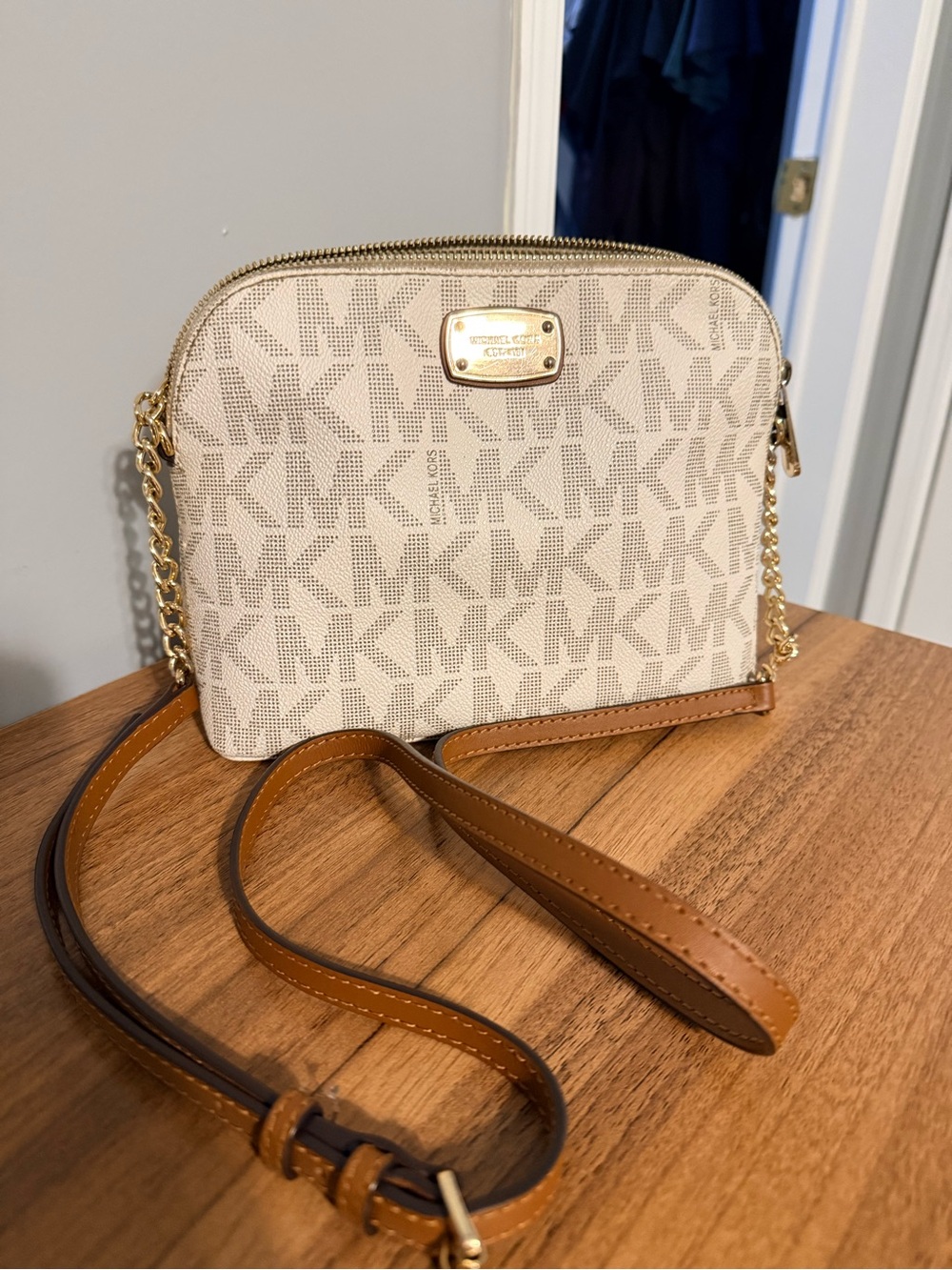 Michael Kors MK Signature Crossbody Bag